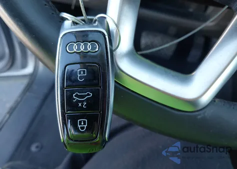 2020 Audi Q7 Prestige 55 Tfsi Quattro Tiptronic z USA, uszkodzony, nr VIN WA1VXAF7XLD006178